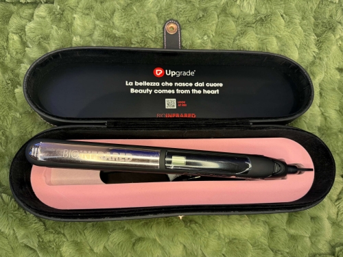 Upgrade infrared slim Różowa prostownica do włosów z technologią podczerwieni + szczotka Borovsky scalp brush